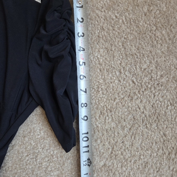 Elegant Black Dress - Picture 9 of 10